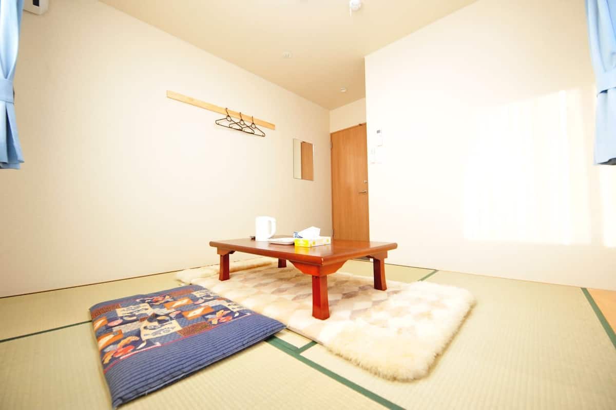 Desk, blackout curtains, soundproofing, free WiFi