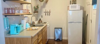 Marathon Historic Apartments- Studio sleeps 4-heart of Downtown charming studio