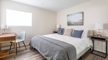 2 室のベッドルーム、アイロン / アイロン台、WiFi、ベッドシーツ