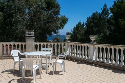 N144 -Numana, wonderful four-room apartment 100m from the sea