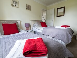 3 bedrooms, free internet