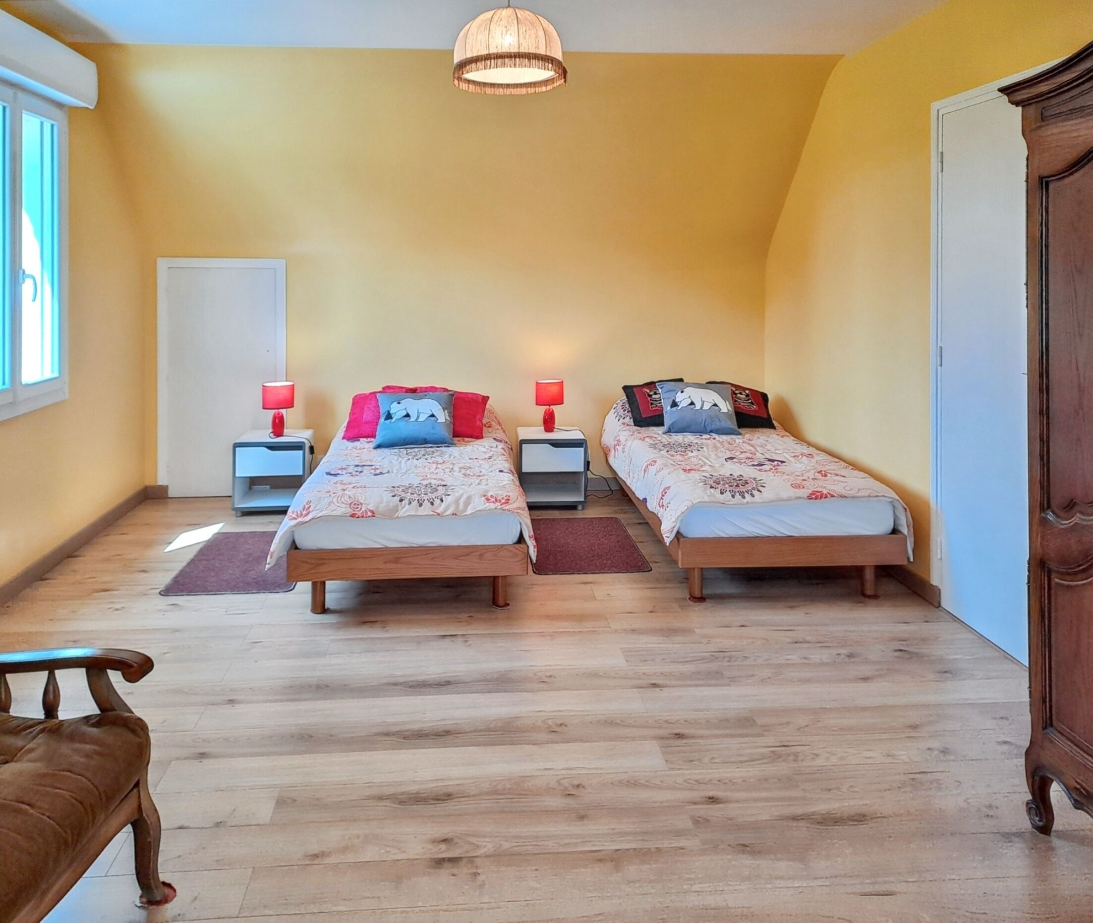 3 bedrooms, iron/ironing board, travel cot, free WiFi