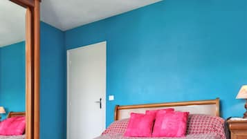 3 chambres, fer et planche à repasser, Wi-Fi gratuit
