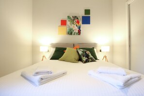 2 bedrooms, iron/ironing board, free WiFi