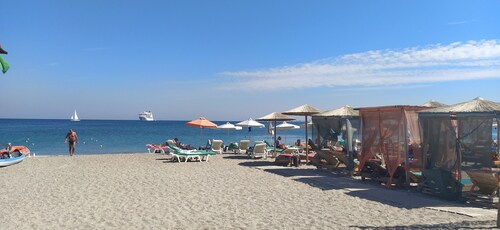 Bright apartment just a minute from the beach