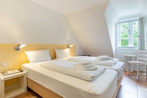 3 makuuhuonetta, vauvan matkasänky, Wi-Fi, vuodevaatteet