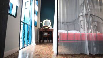 1 habitación, tabla de planchar con plancha y acceso a internet