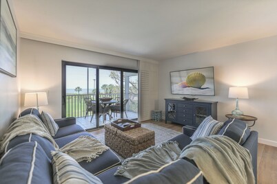 SOUTH SEAS BEACH VILLA 2428 | Captiva Condo In South Seas With Gulf Views!