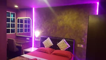 5 bedrooms, desk, free WiFi