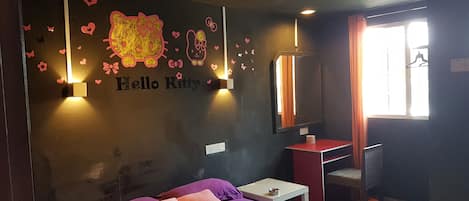 5 bedrooms, desk, free WiFi