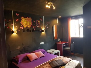 5 多间卧室、办公桌、免费 WiFi