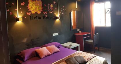 This hotel is next to mrt pasar seni station