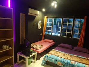 5 bedrooms, desk, free WiFi