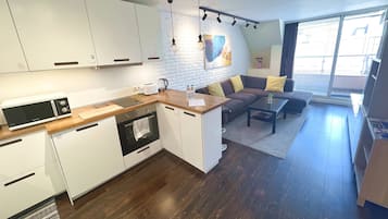 Refrigerador, microondas, horno, placa de cocina