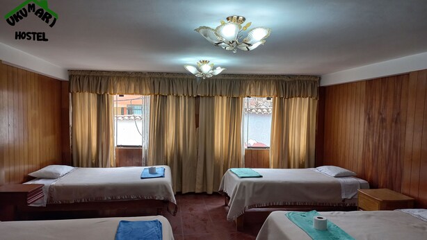 Blackout drapes, WiFi (free) - Ukumari B&B (Cusco)