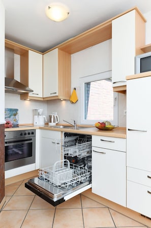 Køleskab, mikrobølgeovn, ovn, opvaskemaskine