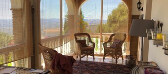 Casa Alegria, villa with mountain views, quiet location in Alcaucin