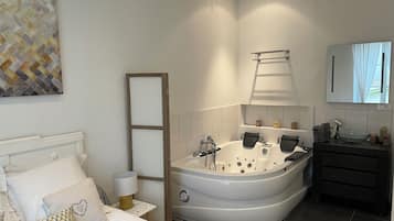 2 slaapkamers, een bureau, wifi, beddengoed