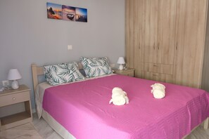 1 slaapkamer, een bureau, een strijkplank/strijkijzer, gratis wifi