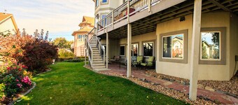 Spread out in a large,1600 sq foot comfort suite 1 bedroom plus additional nook