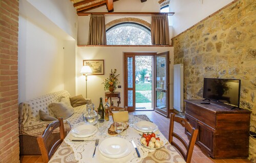 Gorgeous home in Magione with WiFi