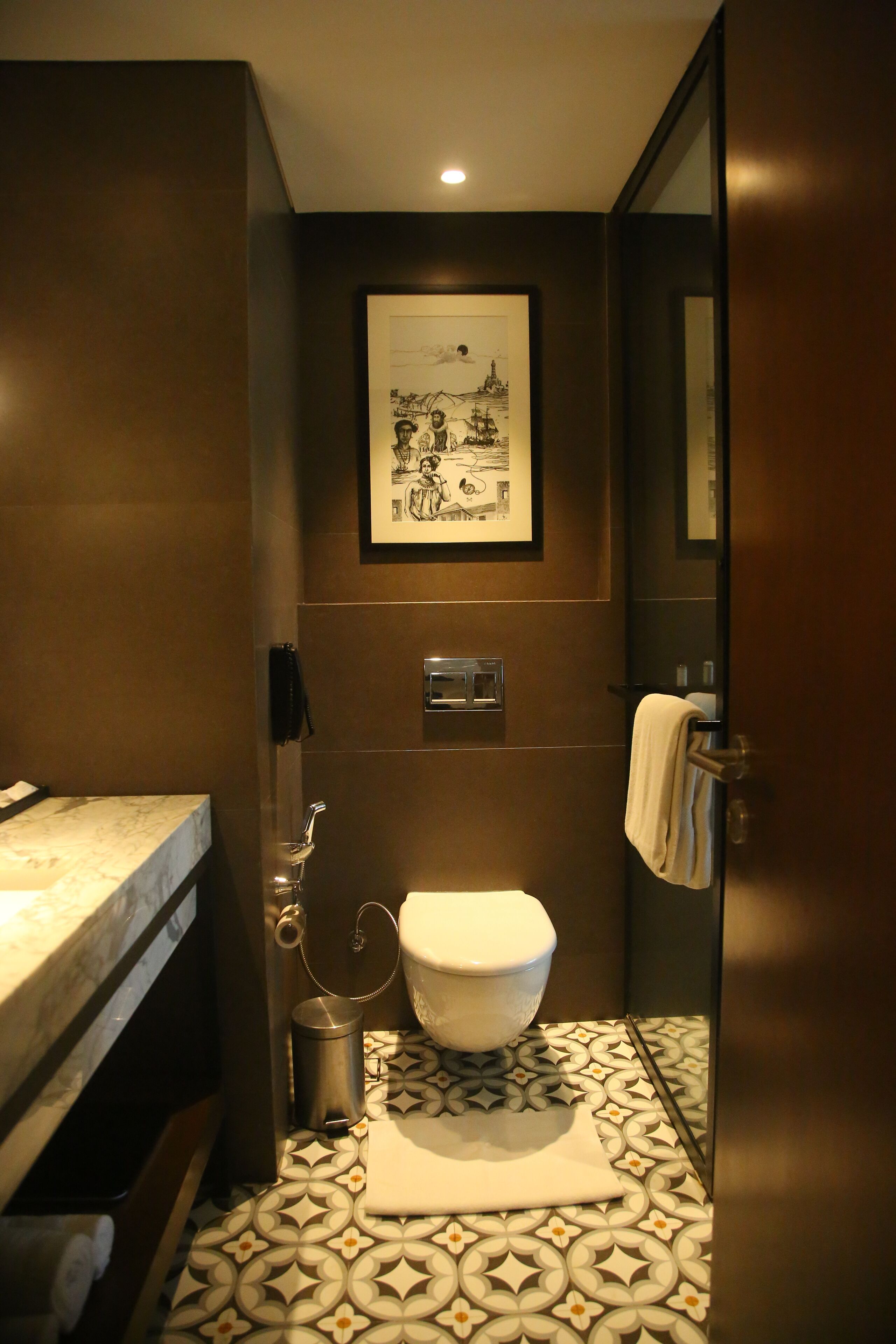 shower, rainfall showerhead, free toiletries, hair dryer