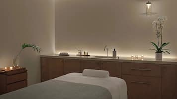 Couples treatment room(s), sauna, steam room, body treatments