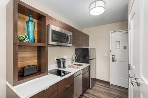 Studio, 2 Queen Beds | Private kitchen | Fridge, microwave, dishwasher, cookware/dishes/utensils