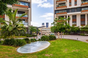 Property grounds - Superior &  TLV Mall (Tel Aviv-Yafo)