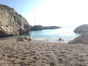 Beach nearby, sun loungers, beach towels