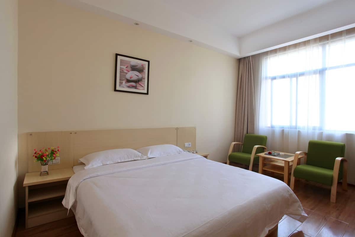 Desk, blackout curtains, free WiFi, bed sheets