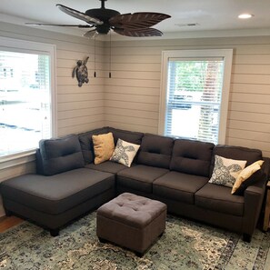 Een flatscreentelevisie