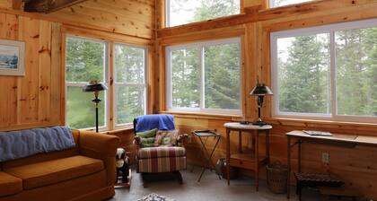 Eristäytynyt, maalaistyylinen Maine-mökki, jossa pääsy merelle 22 km: n päässä Acadia Nat'l -puistosta