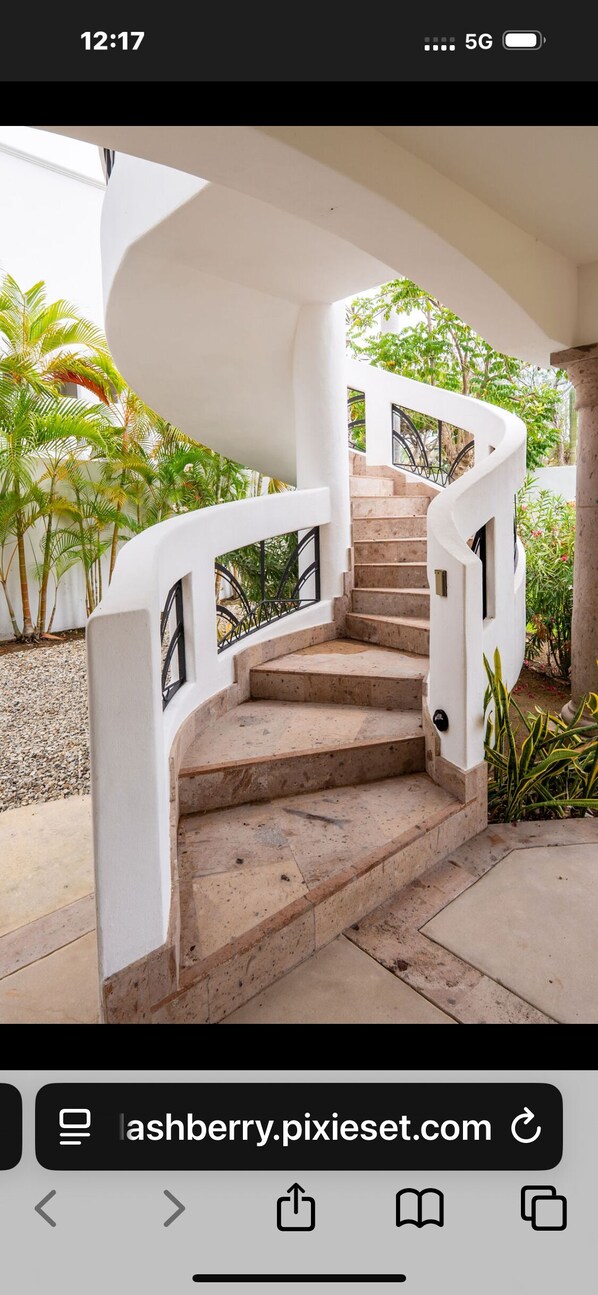 المنطقة المحيطة بالمنشأة