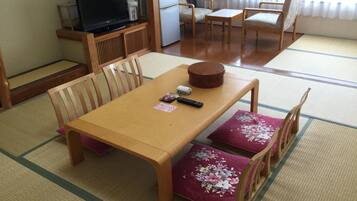 Basic Quadruple Room, Courtyard View (Japanese style) | In-room safe, laptop workspace, free WiFi