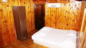 1 bedroom, premium bedding, free WiFi, bed sheets