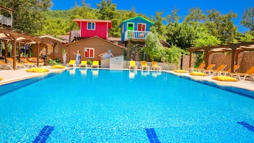 Seasonal outdoor pool