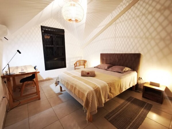 2 bedrooms, desk, iron/ironing board, travel crib
