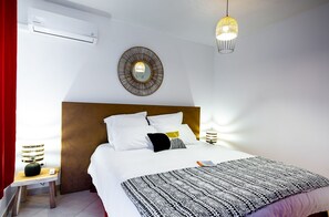 1 bedroom, desk, iron/ironing board, WiFi