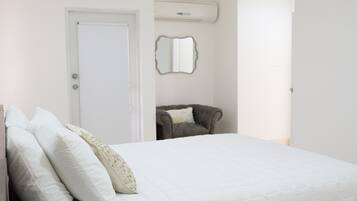 5 bedrooms, iron/ironing board, WiFi, bed sheets