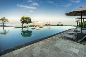 Outdoor pool, pool loungers