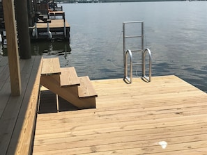 Property grounds - Spacious house with big yard and private pier! Lots of parking (Jarreau)