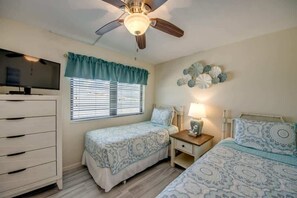 2 bedrooms, iron/ironing board, free WiFi, bed sheets