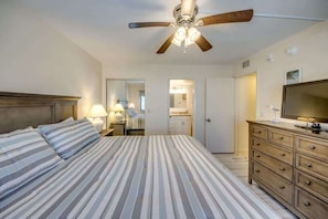 2 bedrooms, iron/ironing board, free WiFi, bed sheets - Bel Air Penthouse #2 - Beachfront Penthouse by Tim (Fort Myers Beach)
