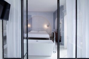 2 bedrooms, bed sheets - Eremo di Montevergine: Galatea, with private terrace and astonishing panoramic view (Forio)