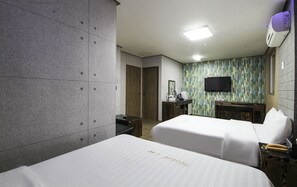 Luxury Room (B) | Desk, blackout curtains, soundproofing, free WiFi - Hotel Lie (Geoje)