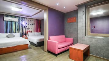 1 bedroom, desk, blackout curtains, soundproofing