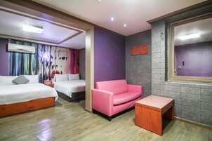 奢华客房 (B) | 办公桌、遮光窗帘、隔音、免费 WiFi