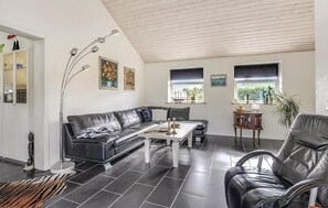 Fernseher, Kamin, Tischfußball
