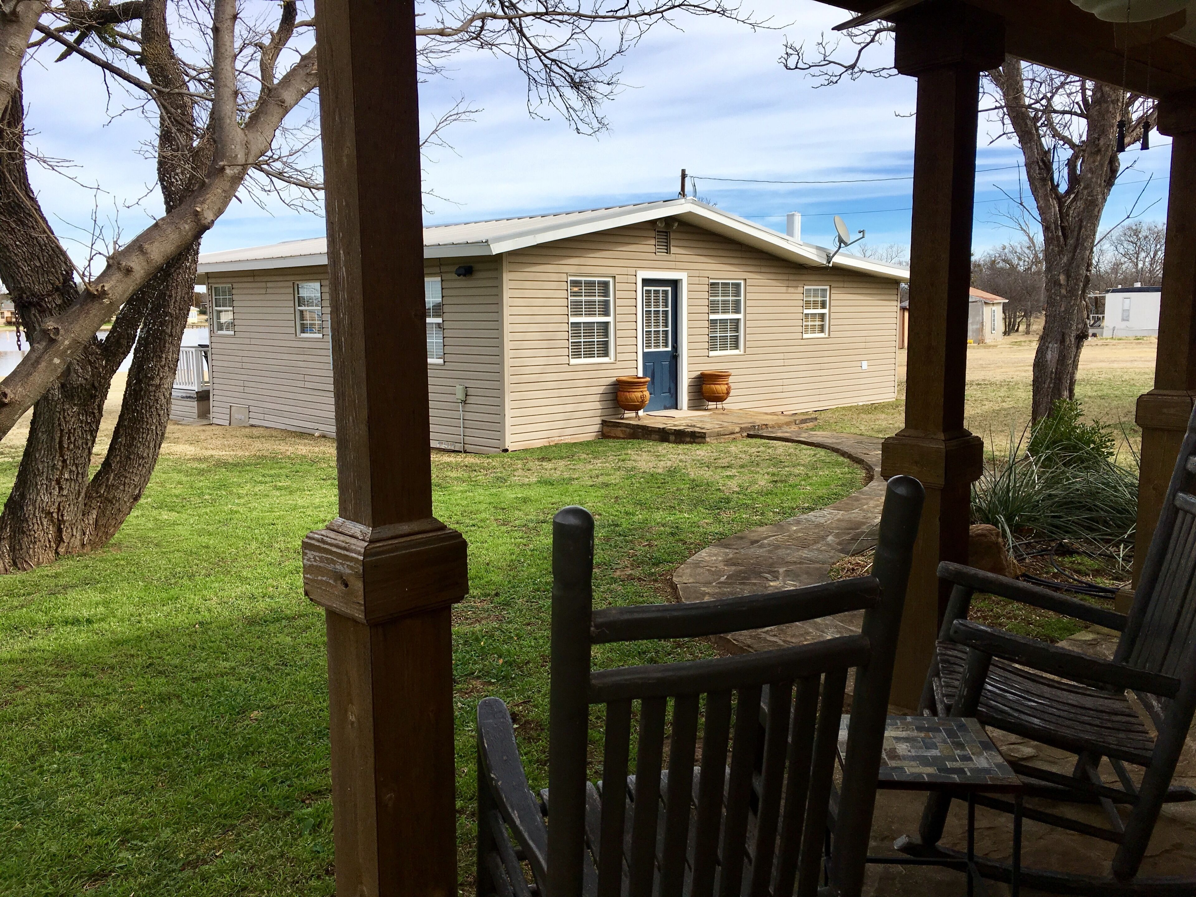 3/2.5 house sleeps 5 comfortably!